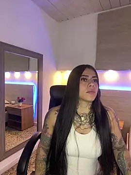 Snapshot of Cristal_Velle chatting on 09.12.25 Cristal Velle online show from 09.12.25