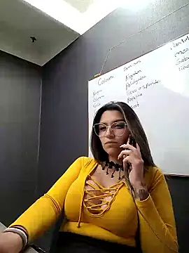 Isabella Varella online show from 03.18.25