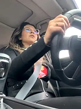 Isabella Varella online show from 11.26.25