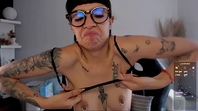 Saraa Desiree online show from 01.10.26