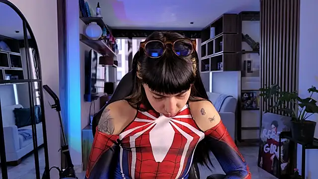 Saraa Desiree online show from 04.07.26