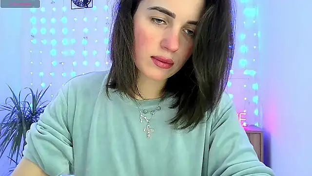 neferutt online show from 12.05.25