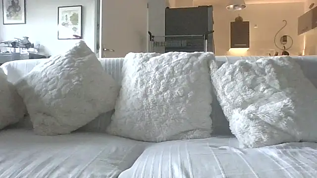 Valentinette online show from 05.27.26