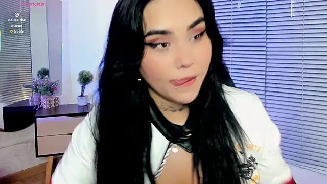 elaia muller  online show from 01.08.26