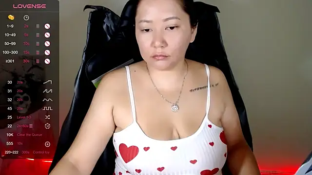 Snapshot of LisaAsianFlower chatting on 07.08.26 LisaAsianFlower online show from 07.08.26