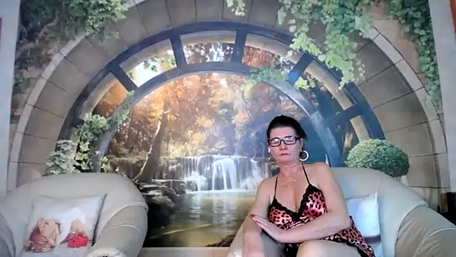 Snapshot of Kathylovexxx chatting on 04.02.26 Kathylovexxx online show from 04.02.26