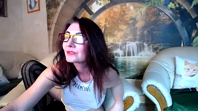 Snapshot of Kathylovexxx chatting on 04.03.26 Kathylovexxx online show from 04.03.26