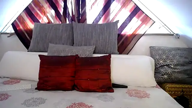 Snapshot of Kathylovexxx chatting on 04.13.26 Kathylovexxx online show from 04.13.26