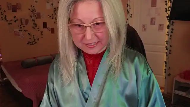 Wane Witch online show from 04.19.26