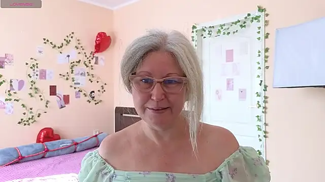 Wane Witch online show from 06.14.26