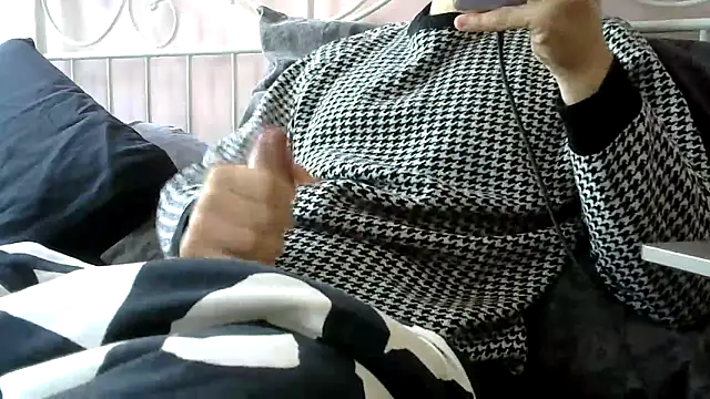 Snapshot of Italianmonsterd chatting on 11.02.25 Italianmonsterd online show from 11.02.25