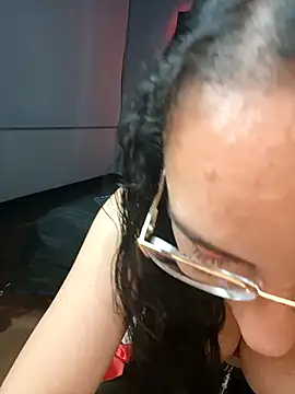 Snapshot of Sarafountain chatting on 11.05.25 Sarafountain online show from 11.05.25