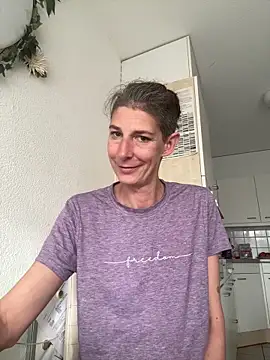 Snapshot of HerrundFrau-M chatting on 03.11.25 HerrundFrau-M online show from 03.11.25