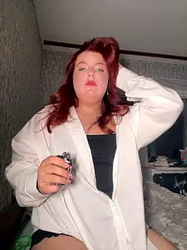 Snapshot of Dreamy_Desire chatting on 10.10.25 Dreamy Desire online show from 10.10.25