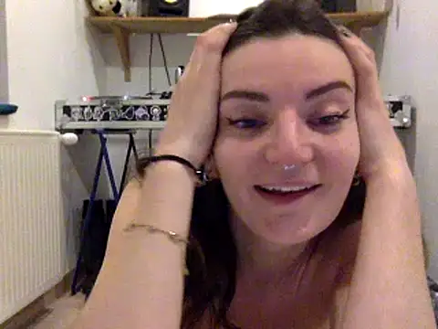 Snapshot of funnypussyfr chatting on 03.07.25 funnypussyfr online show from 03.07.25