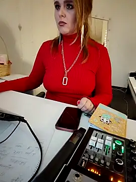 Juicy PeachLux online show from 03.13.25