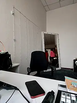 Juicy PeachLux online show from 03.20.25