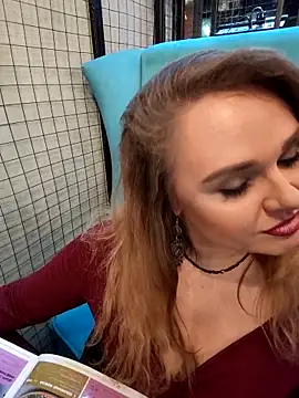 Juicy PeachLux online show from 09.12.25