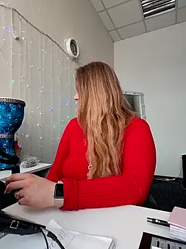 Juicy PeachLux online show from 02.01.26