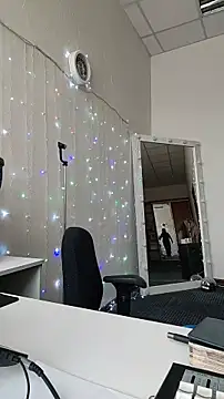 Juicy PeachLux online show from 02.16.26