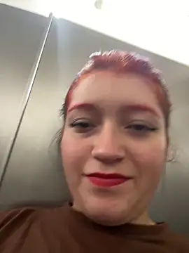 Karina Leon online show from 12.17.25