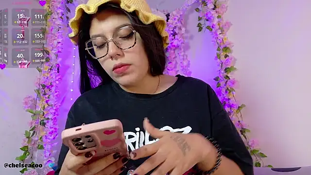 Snapshot of chelsea__coo chatting on 09.26.25 chelsea coo online show from 09.26.25