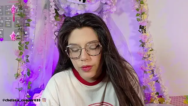 Snapshot of chelsea__coo chatting on 10.04.25 chelsea coo online show from 10.04.25