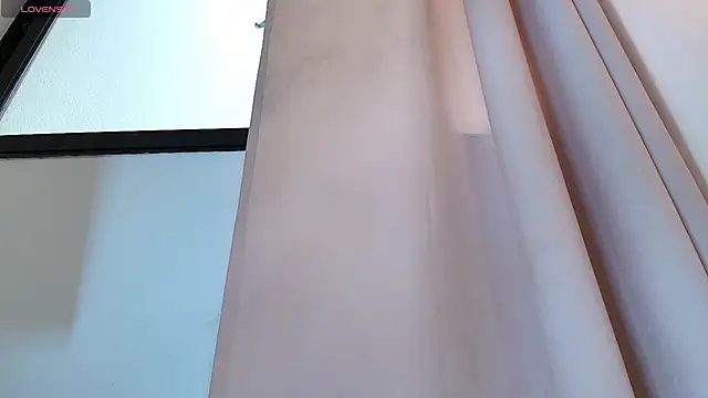 Snapshot of victor_gates chatting on 10.27.25 victor gates online show from 10.27.25