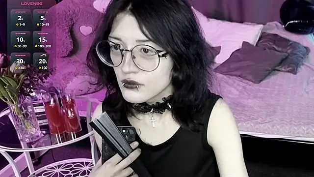 Snapshot of Setsunai_ chatting on 03.13.25 Setsunai  online show from 03.13.25