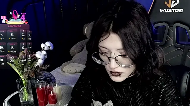 Snapshot of Setsunai_ chatting on 03.18.25 Setsunai  online show from 03.18.25