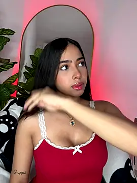 Snapshot of _Emily_Thompson_ chatting on 10.27.25 Emily Thompson online show from 10.27.25