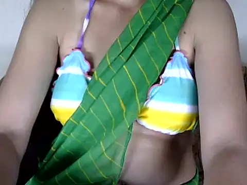 Snapshot of priya_patel chatting on 03.11.25 priya patel online show from 03.11.25