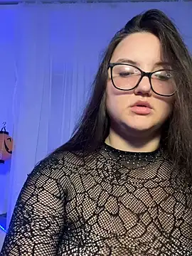 Snapshot of MiraLuccian chatting on 10.24.25 MiraLuccian online show from 10.24.25