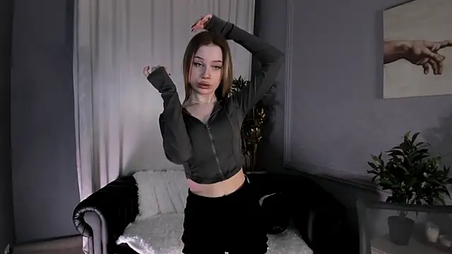 Heydoraa  online show from 03.06.25