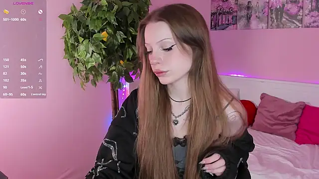 Heydoraa  online show from 10.10.25