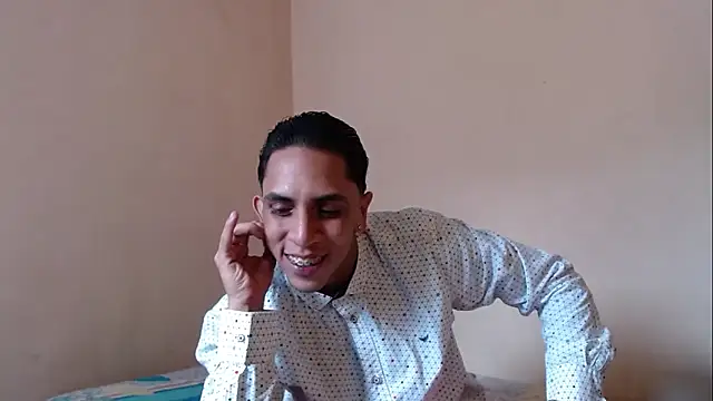 Snapshot of Monkey_uchiha777 chatting on 09.17.25 Monkey uchiha777 online show from 09.17.25