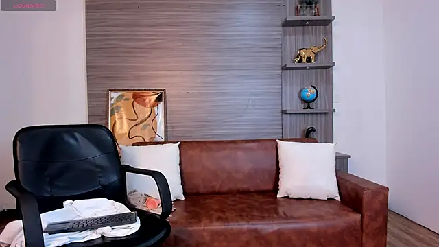 Catalina Santhana online show from 03.08.25