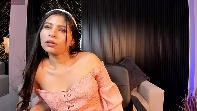 Catalina Santhana online show from 03.12.25