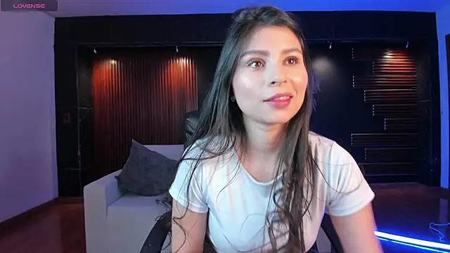 Catalina Santhana online show from 10.24.25