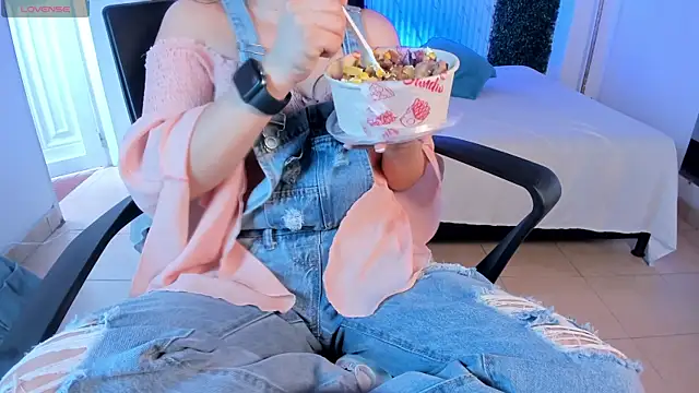 Catalina Santhana online show from 10.30.25