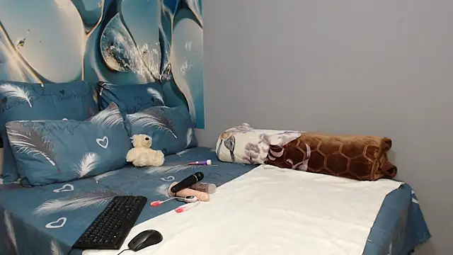 MystiqueTeee online show from 10.17.25