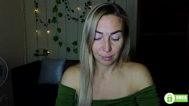 Kiss julli88I online show from 10.03.25