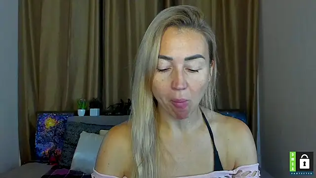 Kiss julli88I online show from 10.18.25