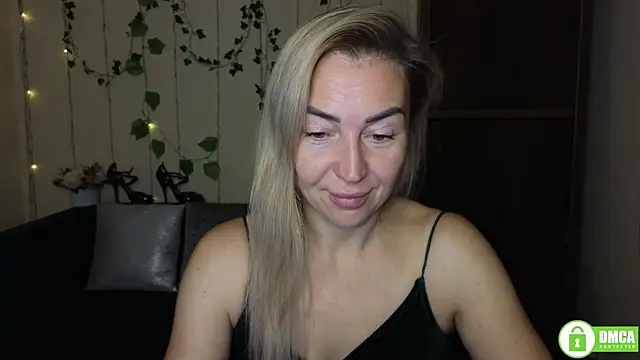 Kiss julli88I online show from 11.04.25