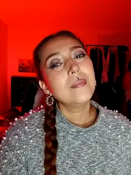 Luz delunaa online show from 03.17.25