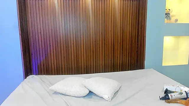 ZaraBlaze5 online show from 09.26.25