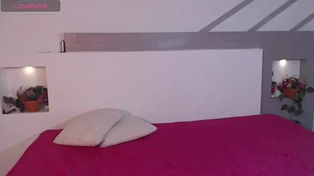 ZaraBlaze5 online show from 10.28.25