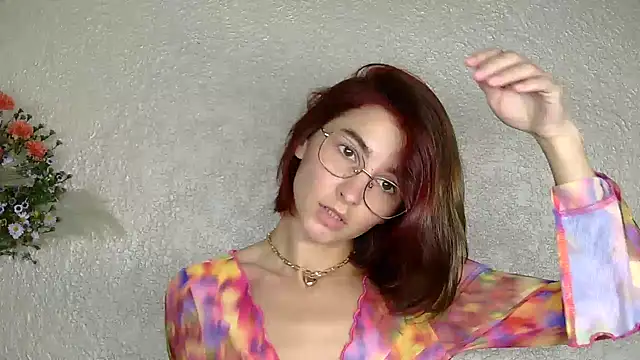 luna Gharming online show from 10.01.25