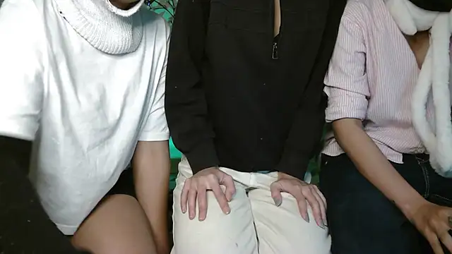 NaughtyThrouple007 online show from 01.05.26