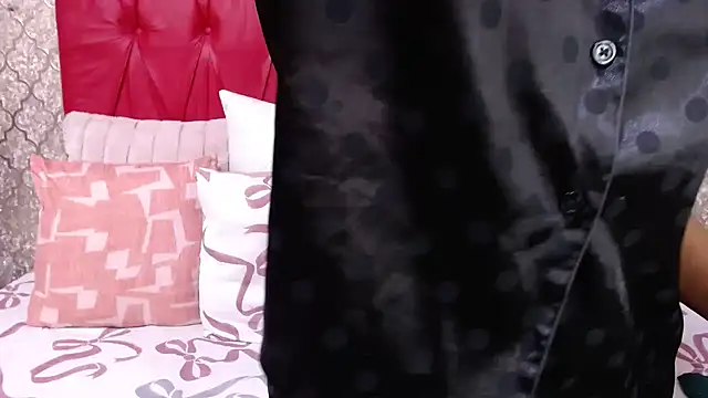 Snapshot of BondiBitch chatting on 09.24.25 BondiBitch online show from 09.24.25